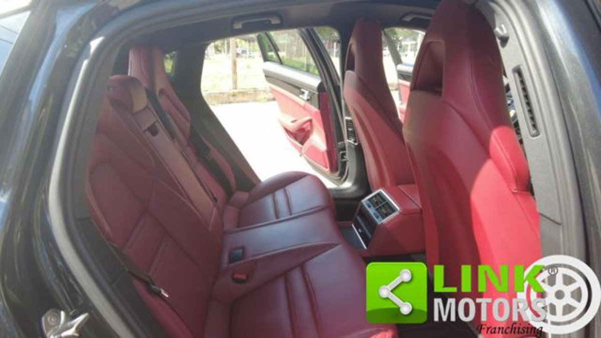 Porsche Panamera 2.9 4 10 years Edition (20)