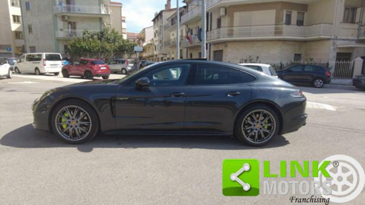 Porsche Panamera 2.9 4 10 years Edition (5)