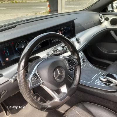 Mercedes-Benz Classe E Coupé 220 d Auto Premium Plus (9)