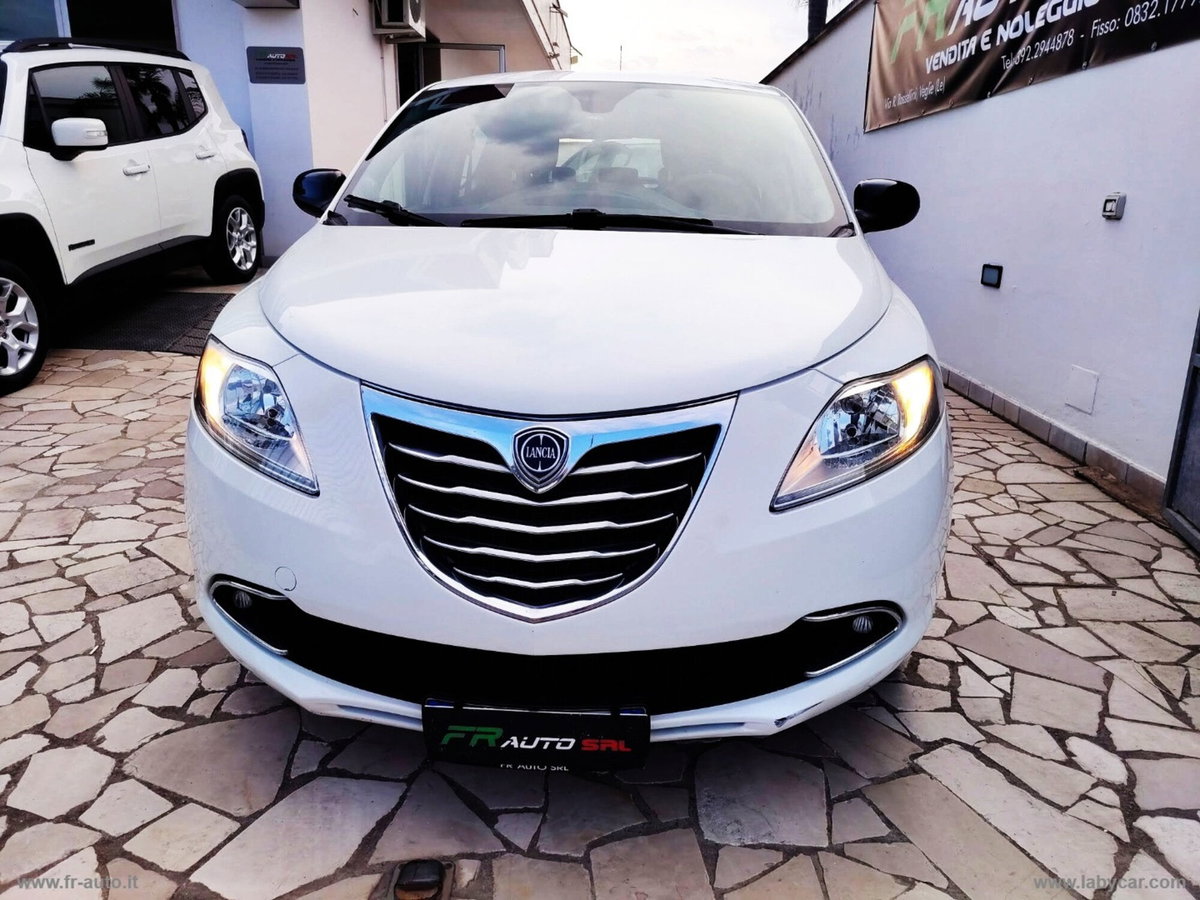 Lancia Ypsilon 1.3 MJT 16V 95 CV 5 porte S&S Silver (3)
