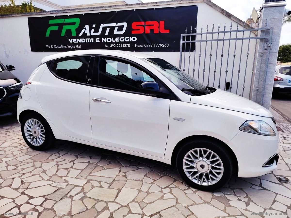 Lancia Ypsilon 1.3 MJT 16V 95 CV 5 porte S&S Silver (6)