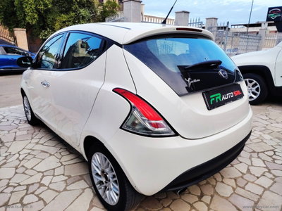 Lancia Ypsilon 1.3 MJT 16V 95 CV 5 porte S&S Silver (9)