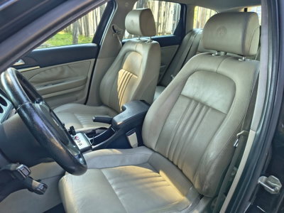 Alfa Romeo 159 SportWagon 1.9 JTDm 16V Sportwagon Distinctive (12)
