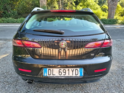 Alfa Romeo 159 SportWagon 1.9 JTDm 16V Sportwagon Distinctive (2)
