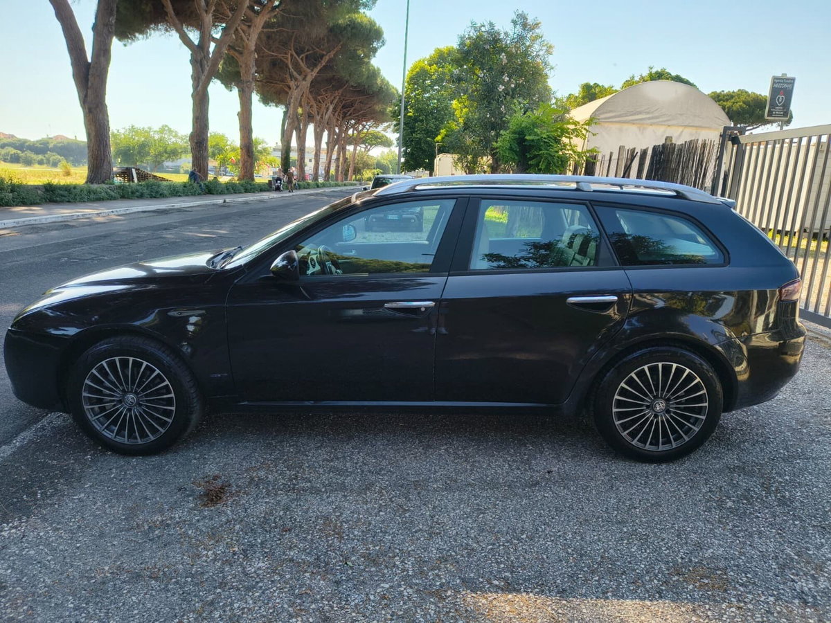 Alfa Romeo 159 SportWagon 1.9 JTDm 16V Sportwagon Distinctive (8)