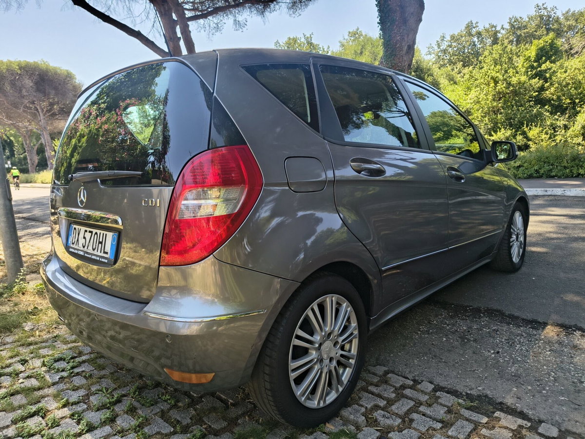 Mercedes-Benz Classe A 180 CDI Elegance (6)
