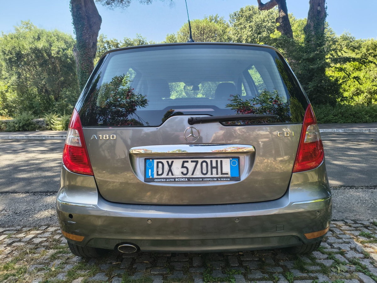 Mercedes-Benz Classe A 180 CDI Elegance (8)