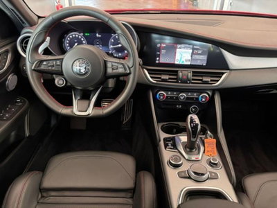Alfa Romeo Giulia 2.0 Turbo 280 CV AT8 AWD Q4 Estrema (10)