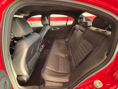 Alfa Romeo Giulia 2.0 Turbo 280 CV AT8 AWD Q4 Estrema (12)