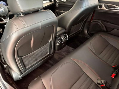 Alfa Romeo Giulia 2.0 Turbo 280 CV AT8 AWD Q4 Estrema (13)