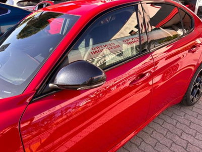 Alfa Romeo Giulia 2.0 Turbo 280 CV AT8 AWD Q4 Estrema (17)