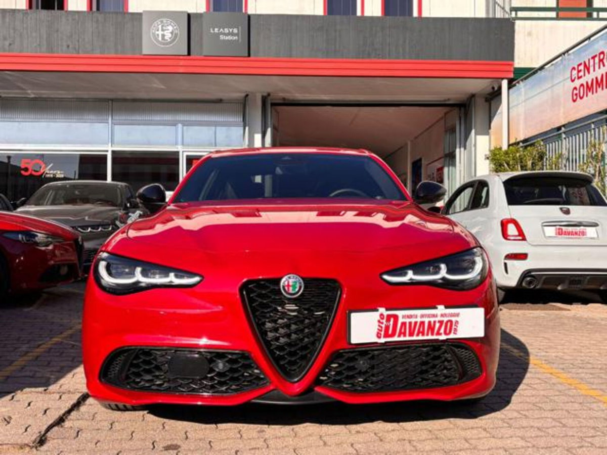 Alfa Romeo Giulia 2.0 Turbo 280 CV AT8 AWD Q4 Estrema (2)
