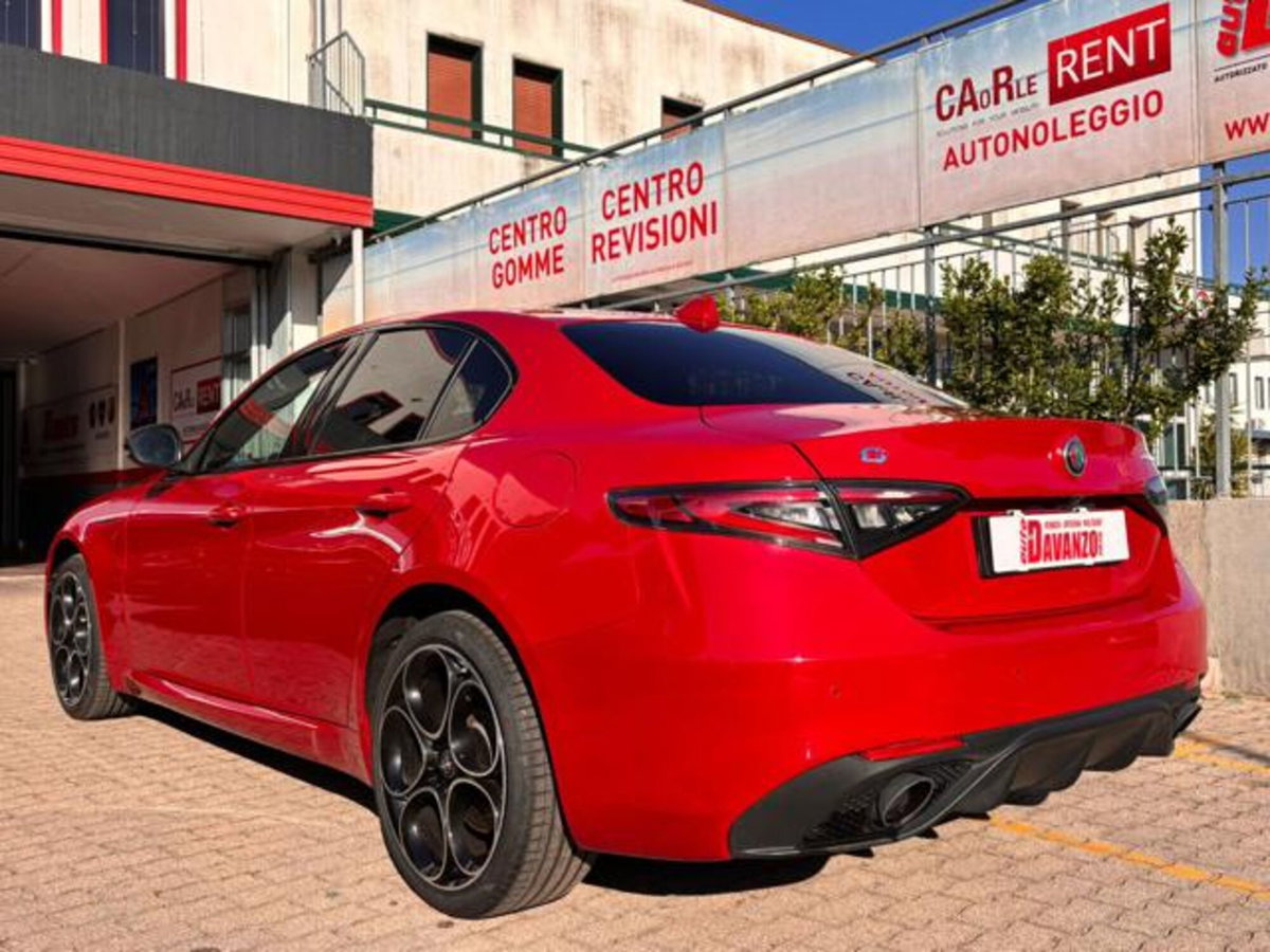 Alfa Romeo Giulia 2.0 Turbo 280 CV AT8 AWD Q4 Estrema (3)
