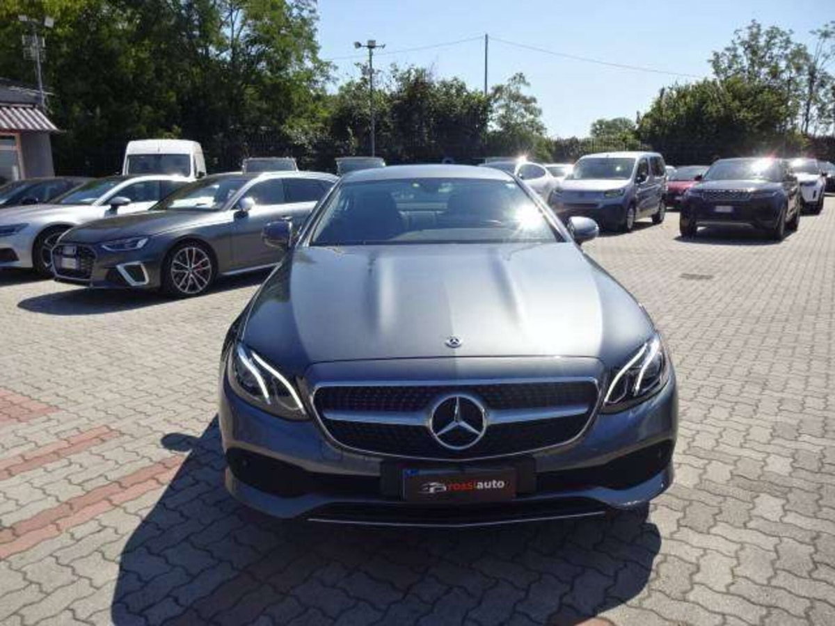 Mercedes-Benz Classe E Coupé 220 d 4Matic Premium (2)