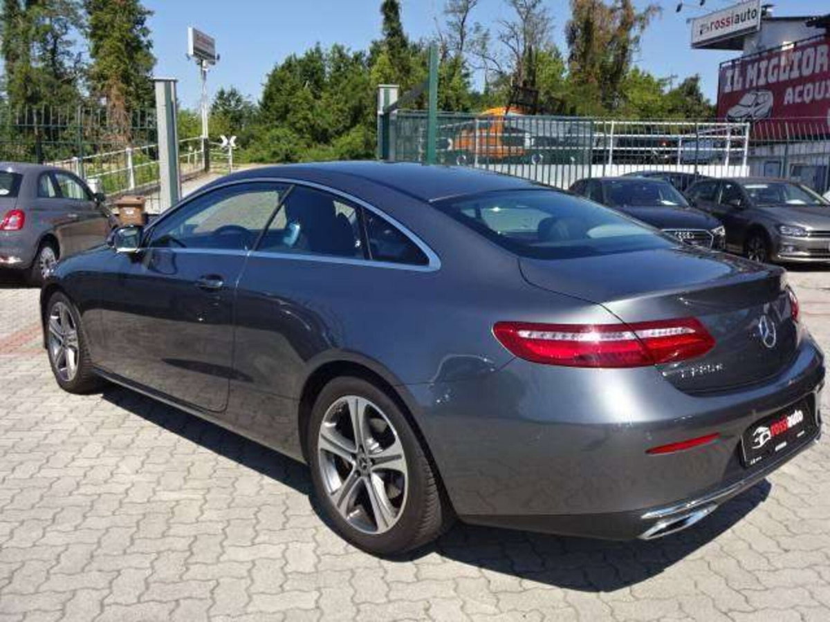 Mercedes-Benz Classe E Coupé 220 d 4Matic Premium (6)