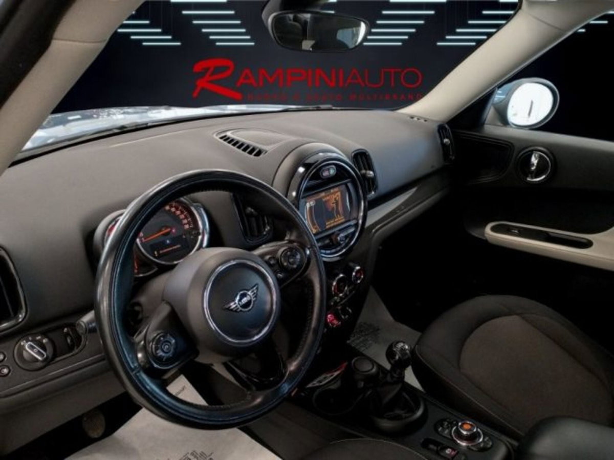 MINI Mini Countryman 1.5 One D Essential Countryman (15)