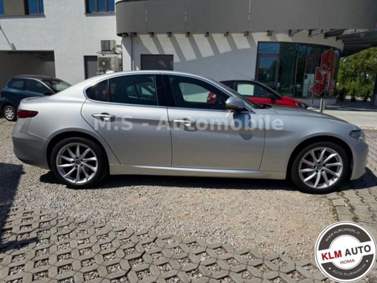 Alfa Romeo Giulia 2.0 Turbo 200 CV AT8 Executive (13)
