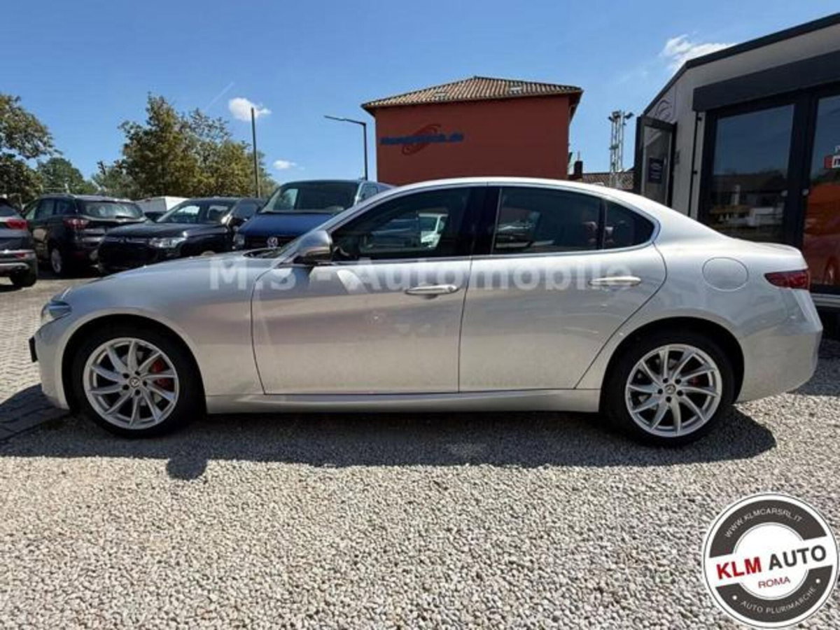 Alfa Romeo Giulia 2.0 Turbo 200 CV AT8 Executive (2)