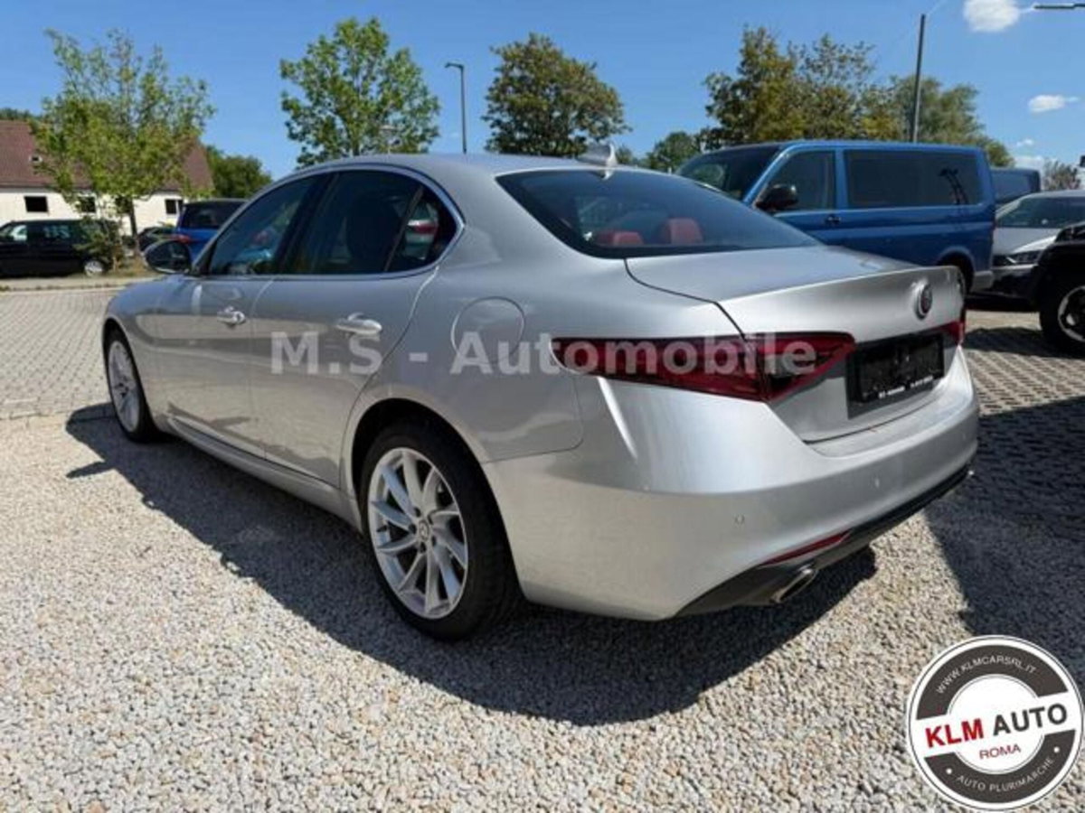 Alfa Romeo Giulia 2.0 Turbo 200 CV AT8 Executive (4)