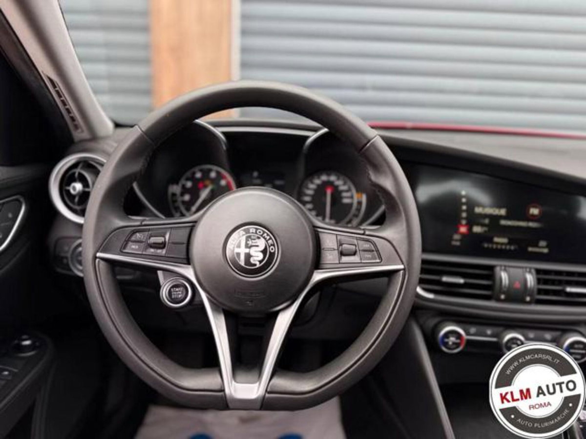 Alfa Romeo Giulia 2.0 Turbo 200 CV AT8 (10)