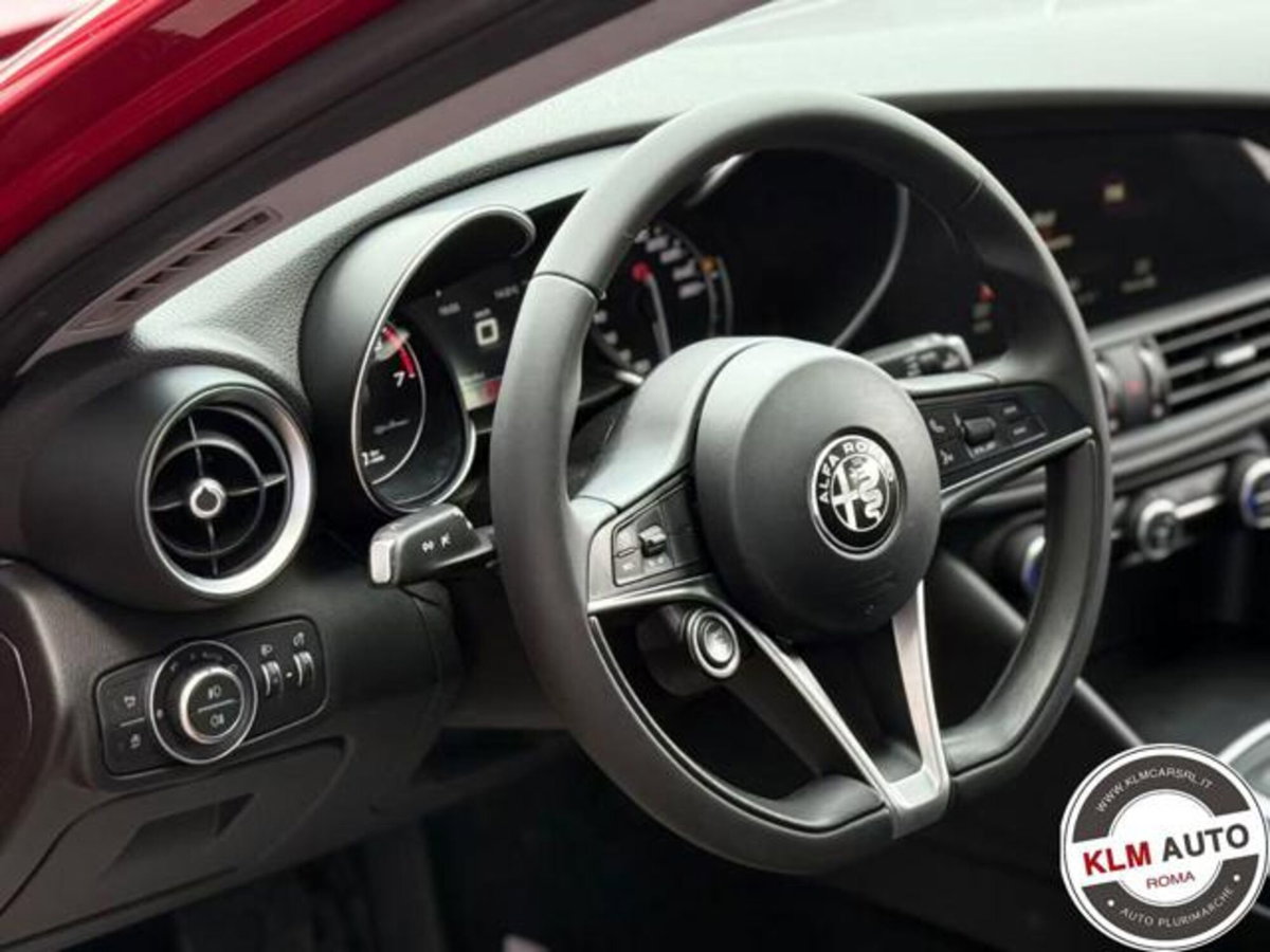 Alfa Romeo Giulia 2.0 Turbo 200 CV AT8 (13)