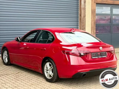 Alfa Romeo Giulia 2.0 Turbo 200 CV AT8 (5)
