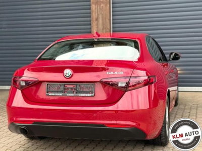 Alfa Romeo Giulia 2.0 Turbo 200 CV AT8 (9)