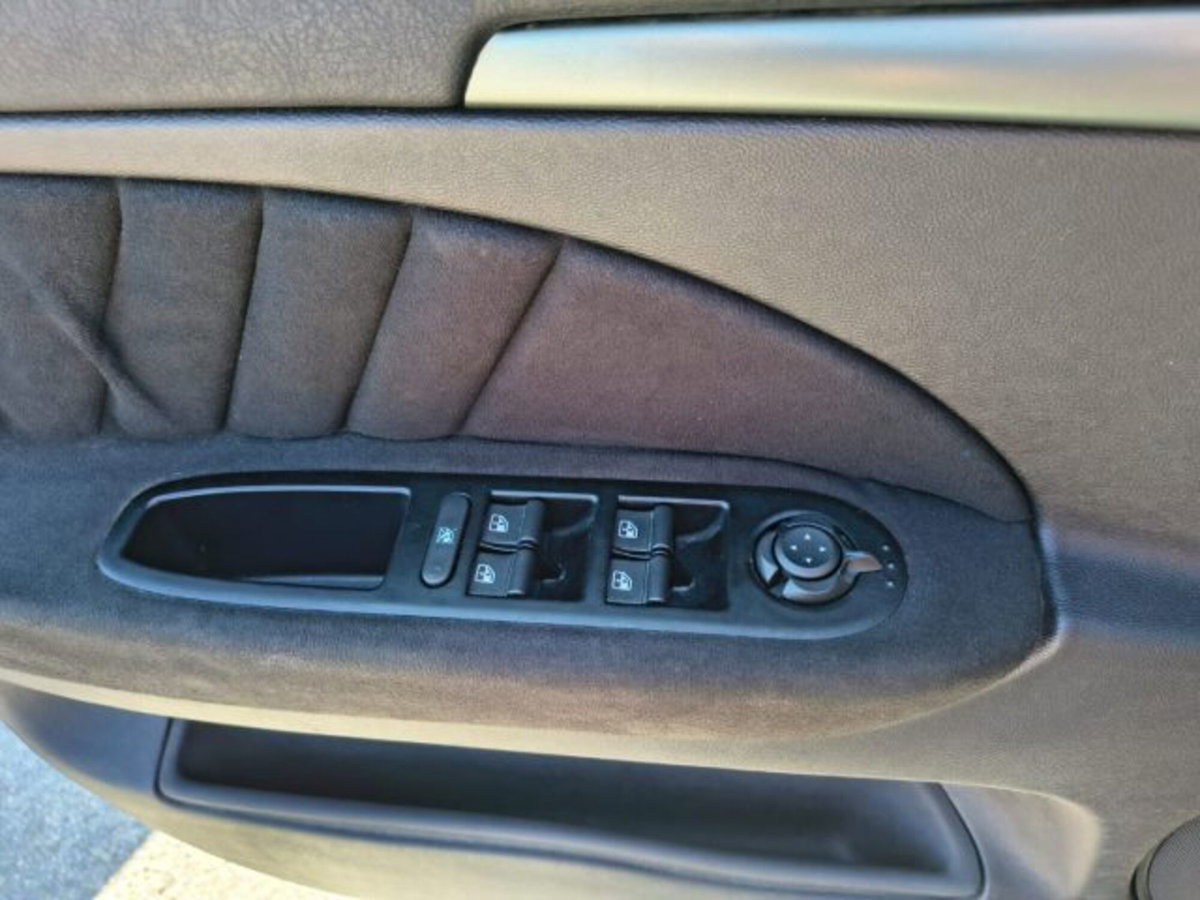 Alfa Romeo 159 1.9 JTDm 16V Distinctive (8)