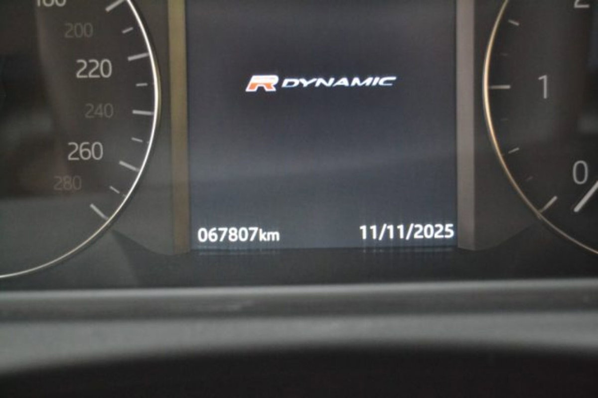 Land Rover Range Rover Velar 2.0D I4 180 CV R-Dynamic HSE (17)