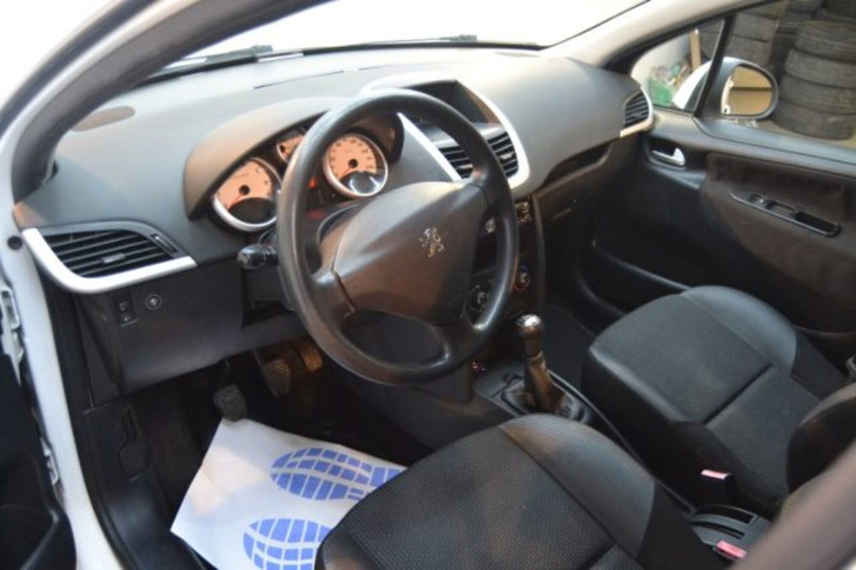 Peugeot 207 8V 75CV 5p. Energie ECO GPL (8)