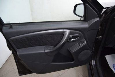 Dacia Duster 1.5 dCi 110CV 4x2 Lauréate (11)