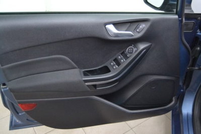 Ford Fiesta 1.1 75 CV GPL 5 porte (11)