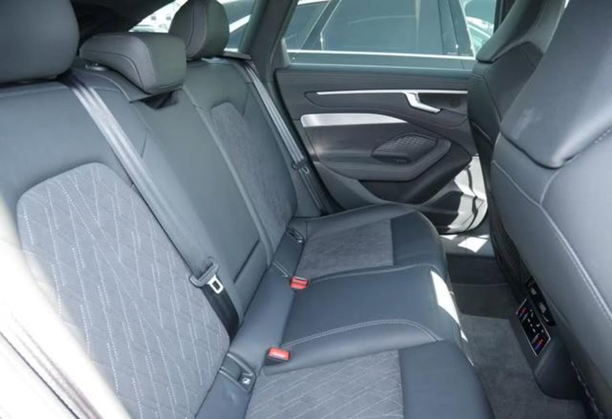 Audi A6 Avant 3.0 TDI 204CV quattro S tronic Ambiente (6)