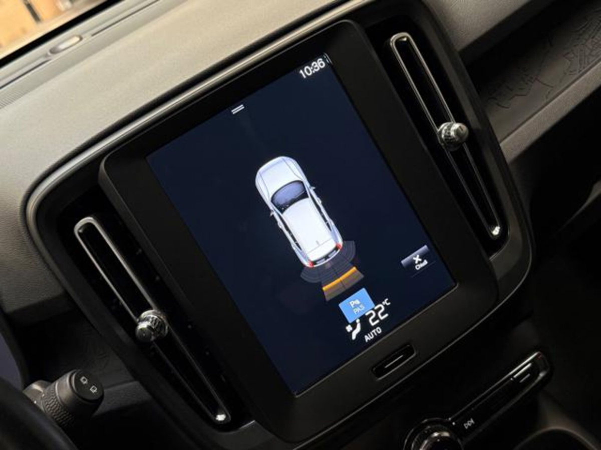 Volvo XC40 T2 Geartronic Momentum Core (14)