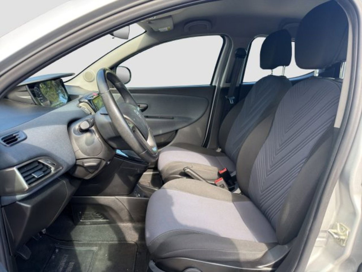 Lancia Ypsilon 1.0 FireFly 5 porte S&S Hybrid Gold Plus (10)