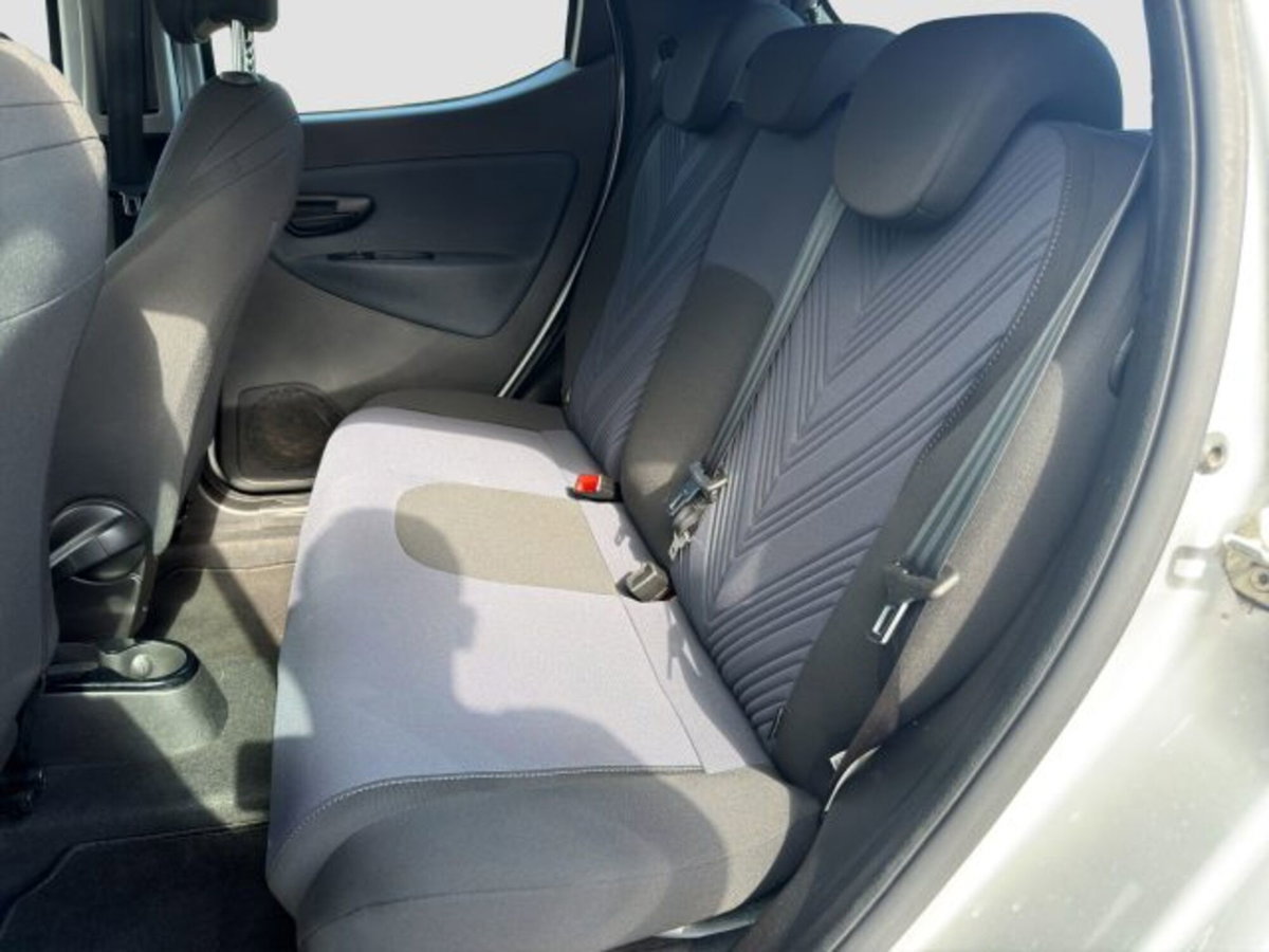 Lancia Ypsilon 1.0 FireFly 5 porte S&S Hybrid Gold Plus (11)