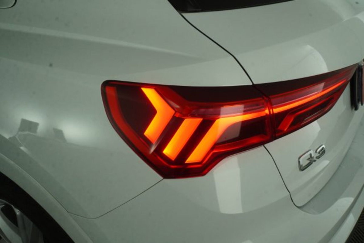 Audi Q3 Sportback 35 TDI quattro S tronic S line edition (9)