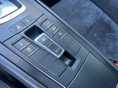 Porsche 911 Coupé 3.0 Carrera 4 GTS (18)