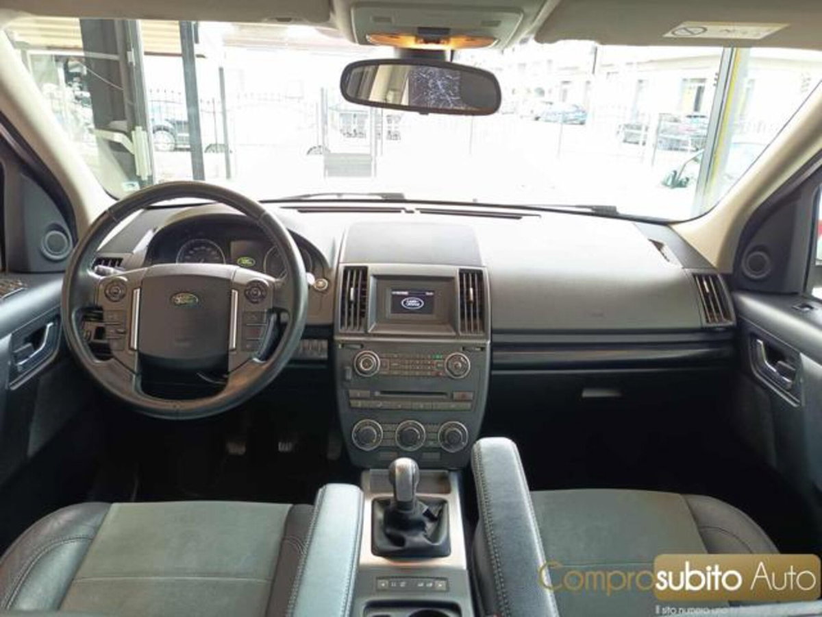 Land Rover Freelander 2.2 TD4 S.W. HSE Luxury (14)