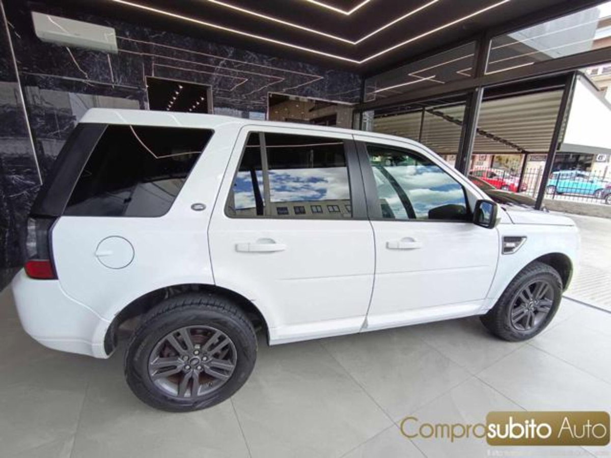 Land Rover Freelander 2.2 TD4 S.W. HSE Luxury (5)