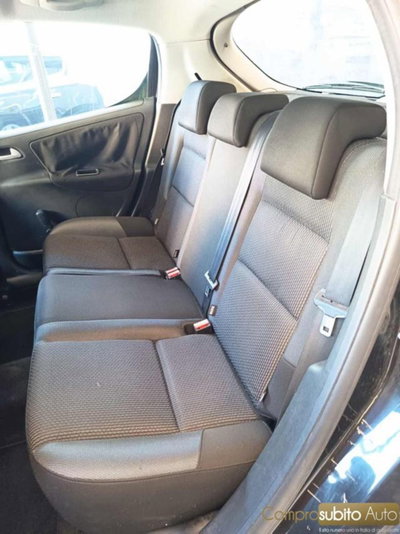 Peugeot 207 HDi 70CV 5p. Allure (11)