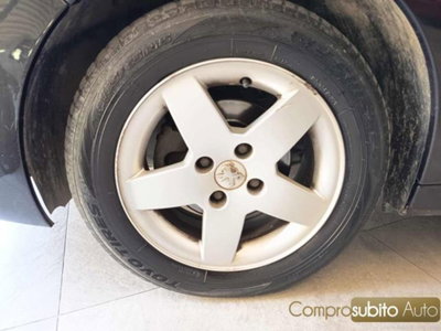 Peugeot 207 HDi 70CV 5p. Allure (12)