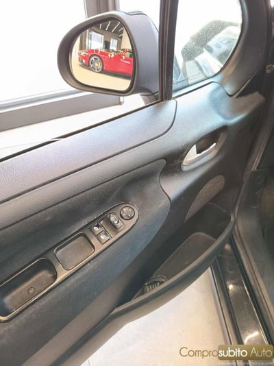 Peugeot 207 HDi 70CV 5p. Allure (14)