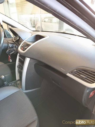 Peugeot 207 HDi 70CV 5p. Allure (19)