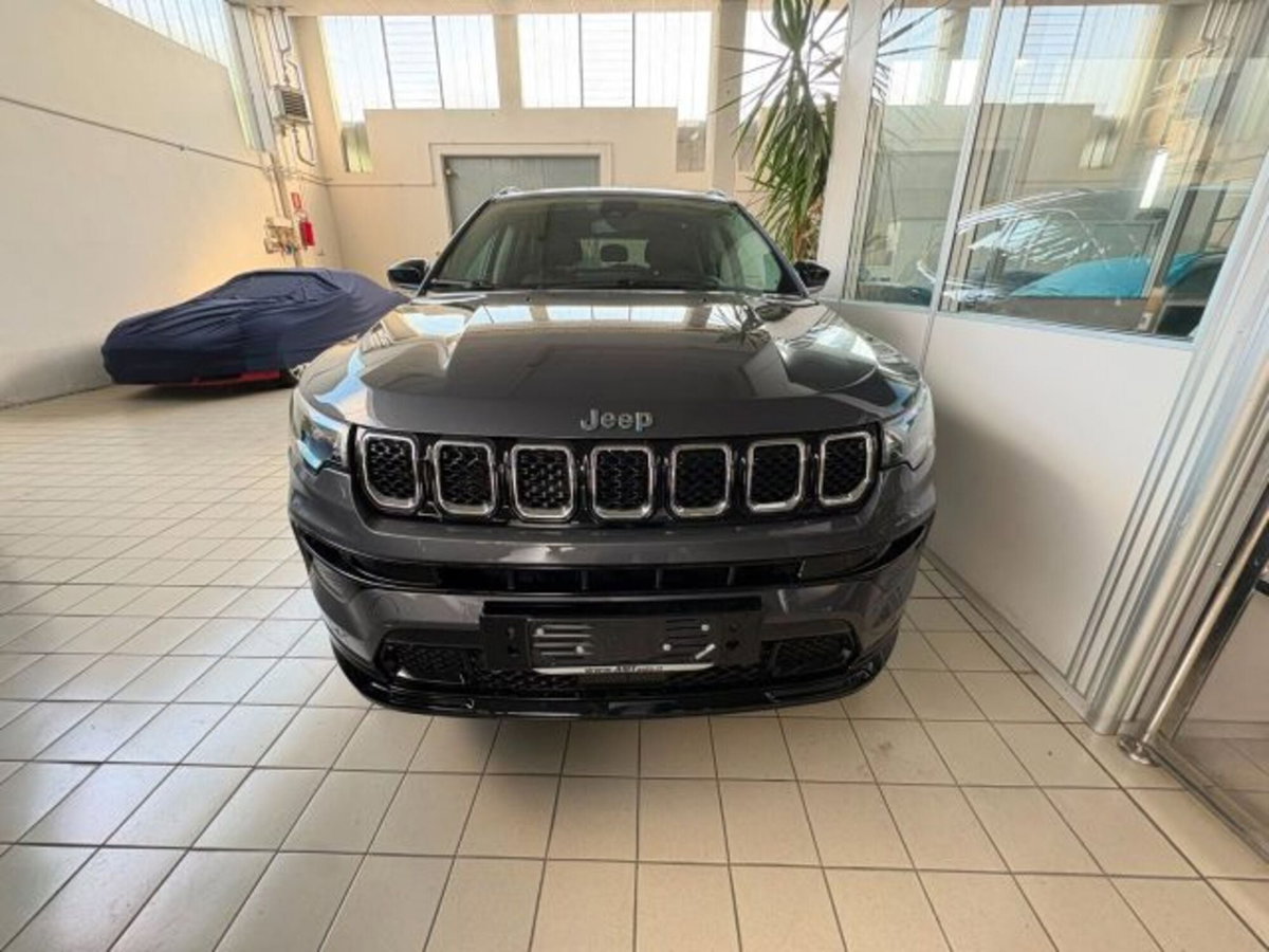 Jeep Compass 1.3 T4 190CV PHEV AT6 4xe Business Plus (2)