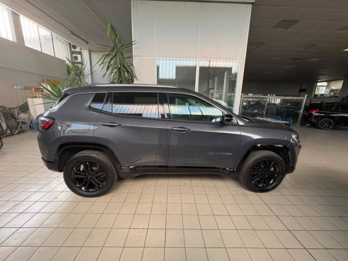Jeep Compass 1.3 T4 190CV PHEV AT6 4xe Business Plus (4)