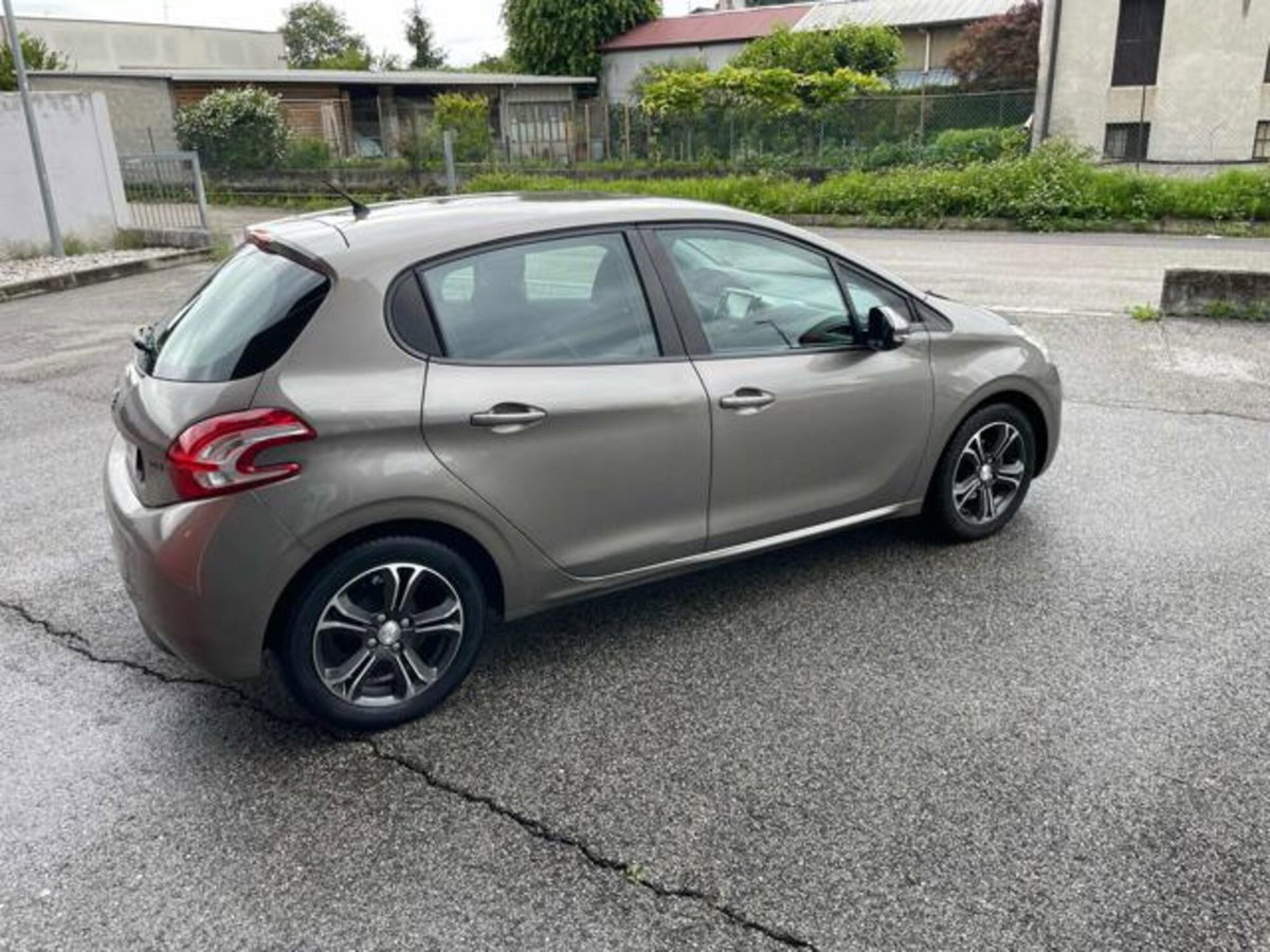 Peugeot 208 VTi 82 CV 5 porte Active (4)