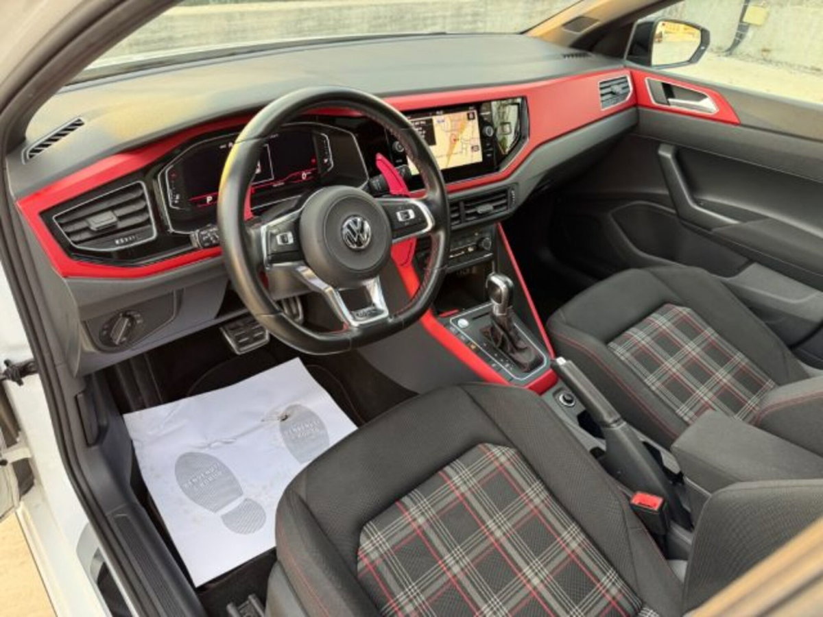 Volkswagen Polo 2.0 TSI DSG GTI BlueMotion Technology (16)