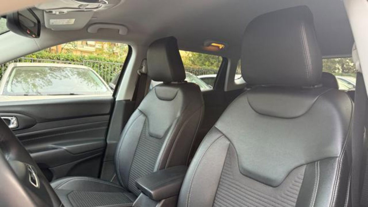 Jeep Compass 1.3 T4 190CV PHEV AT6 4xe Limited (14)