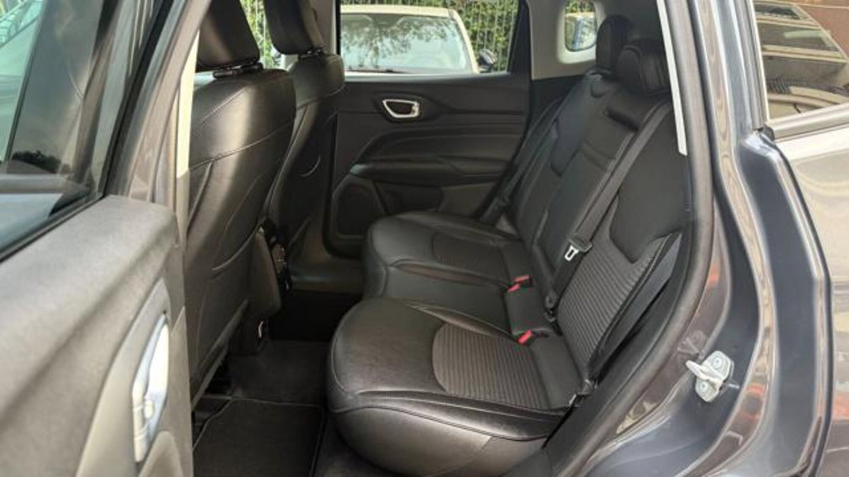 Jeep Compass 1.3 T4 190CV PHEV AT6 4xe Limited (15)